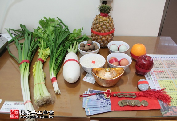剃胎毛、滿月剃頭、嬰兒剃頭、嬰兒理髮、嬰兒剃髮、嬰兒剃胎毛、嬰兒滿月剃頭、寶寶剃頭、剃胎毛儀式、剃胎毛吉祥話、滿月剃頭儀式、滿月剃頭吉祥話、寶寶剃胎毛、寶寶滿月剃頭理髮、 台北萬華區剃胎毛、台北萬華區滿月剃頭、 台北萬華區嬰兒剃頭剃胎毛、台北萬華區嬰兒理髮、台北萬華區嬰兒剃髮、林寶寶(台北萬華區到府嬰兒寶寶滿月剃頭理髮、免費到府嬰兒剃胎毛儀式吉祥話)。到府剃頭剃胎毛主持、專業拍照、DVD光碟、證書。★購買「臍帶章、肚臍章、胎毛筆刷印章」贈送：剃頭、收涎、抓周，三選一。2016.01.30 照片1